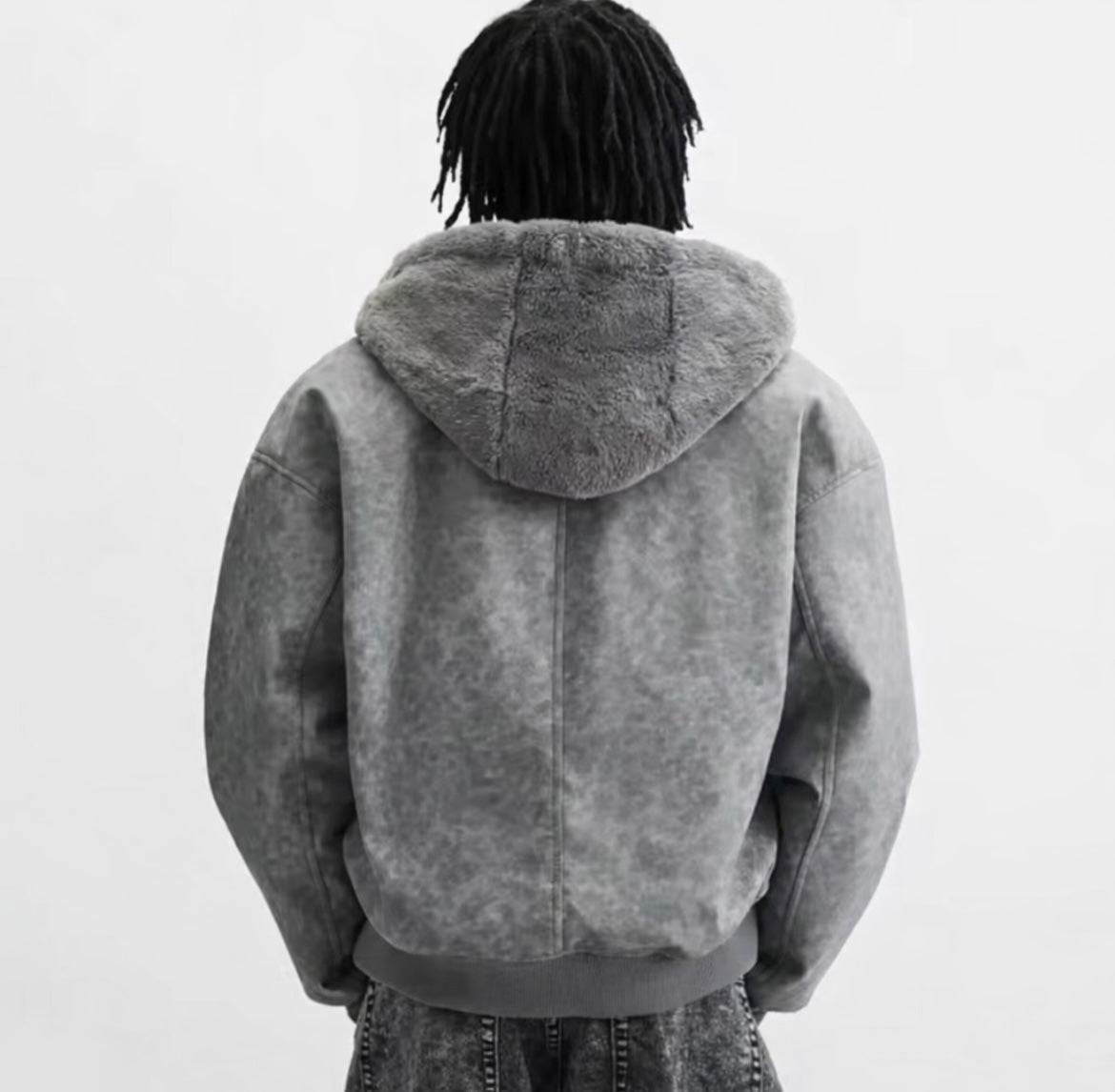 Chaqueta urbana de invierno con capucha y cierre frontal